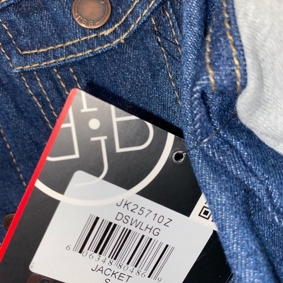 *NEW Jean Jacket - Picture 4 of 7